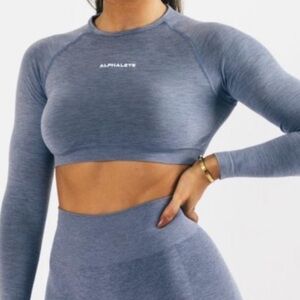 Alphalete Amplify LS crop